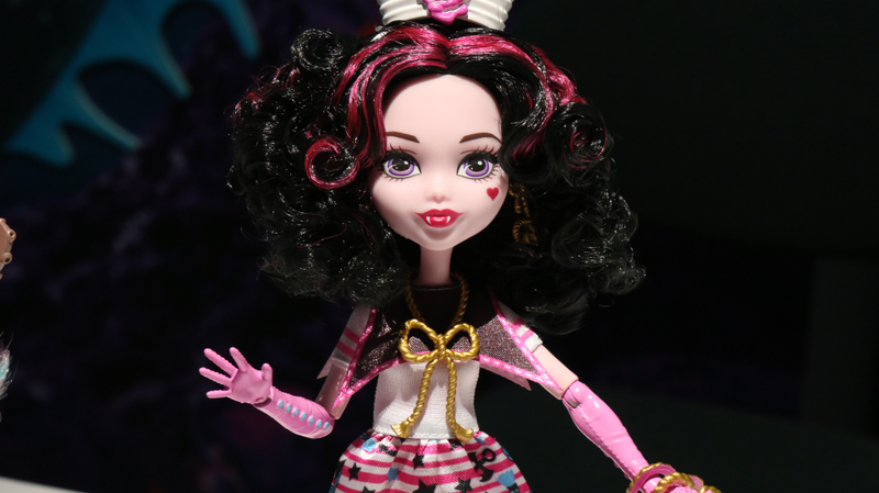 I blame the fear of sending my wife crappy pictures on why I’m so good at taking pictures of Monster High dolls.